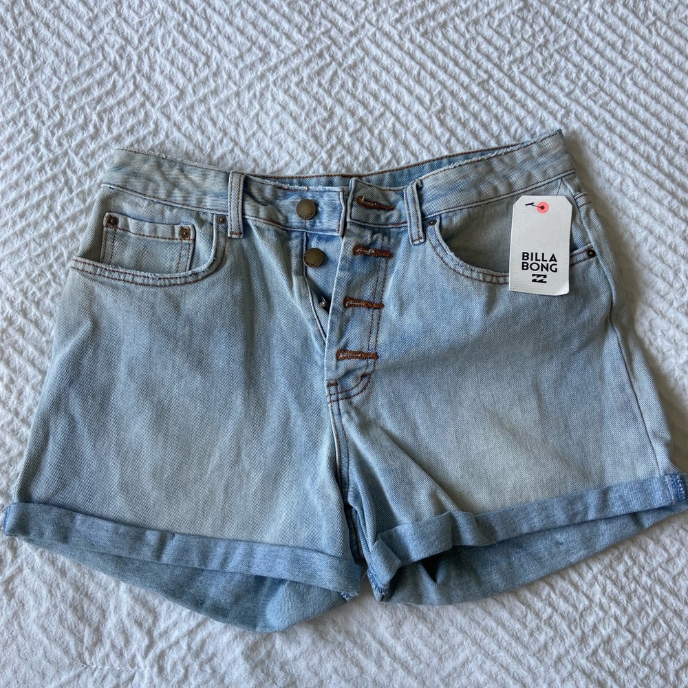 new with tag, billabong shorts, size 30
